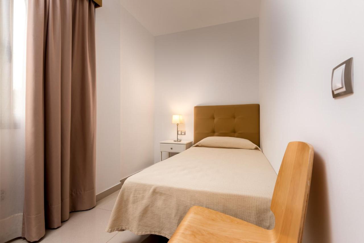Apartamentos Las Palmeras 莫甘海滩 外观 照片