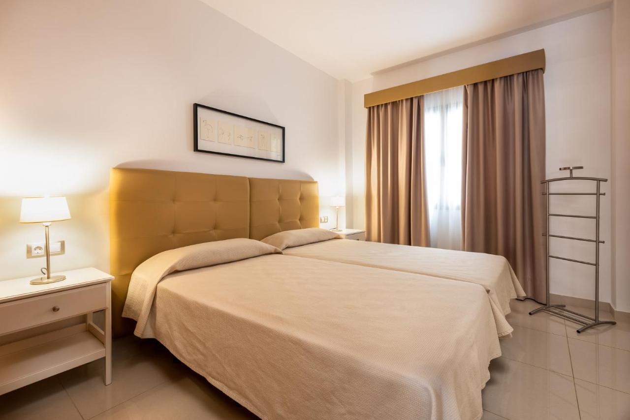 Apartamentos Las Palmeras 莫甘海滩 外观 照片
