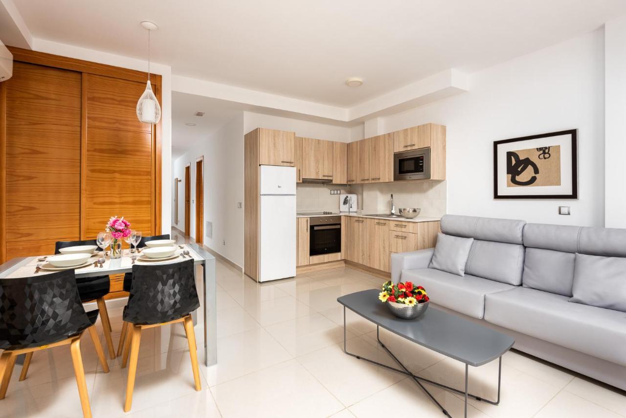 Apartamentos Las Palmeras 莫甘海滩 外观 照片