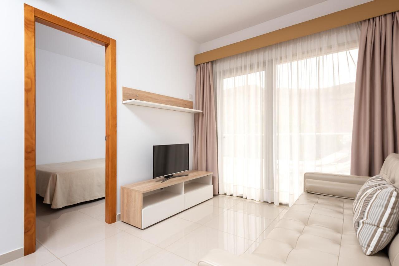 Apartamentos Las Palmeras 莫甘海滩 外观 照片