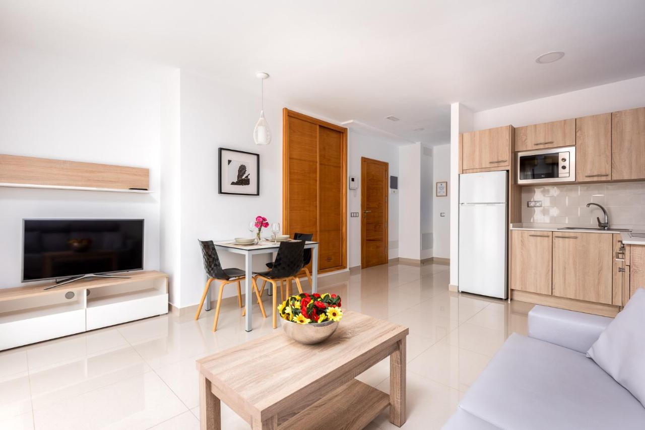 Apartamentos Las Palmeras 莫甘海滩 外观 照片