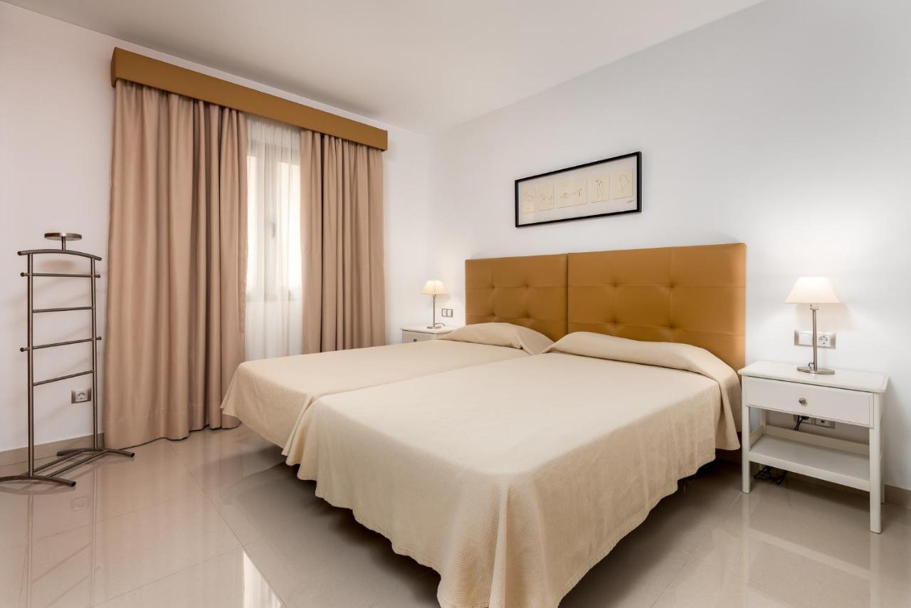 Apartamentos Las Palmeras 莫甘海滩 外观 照片