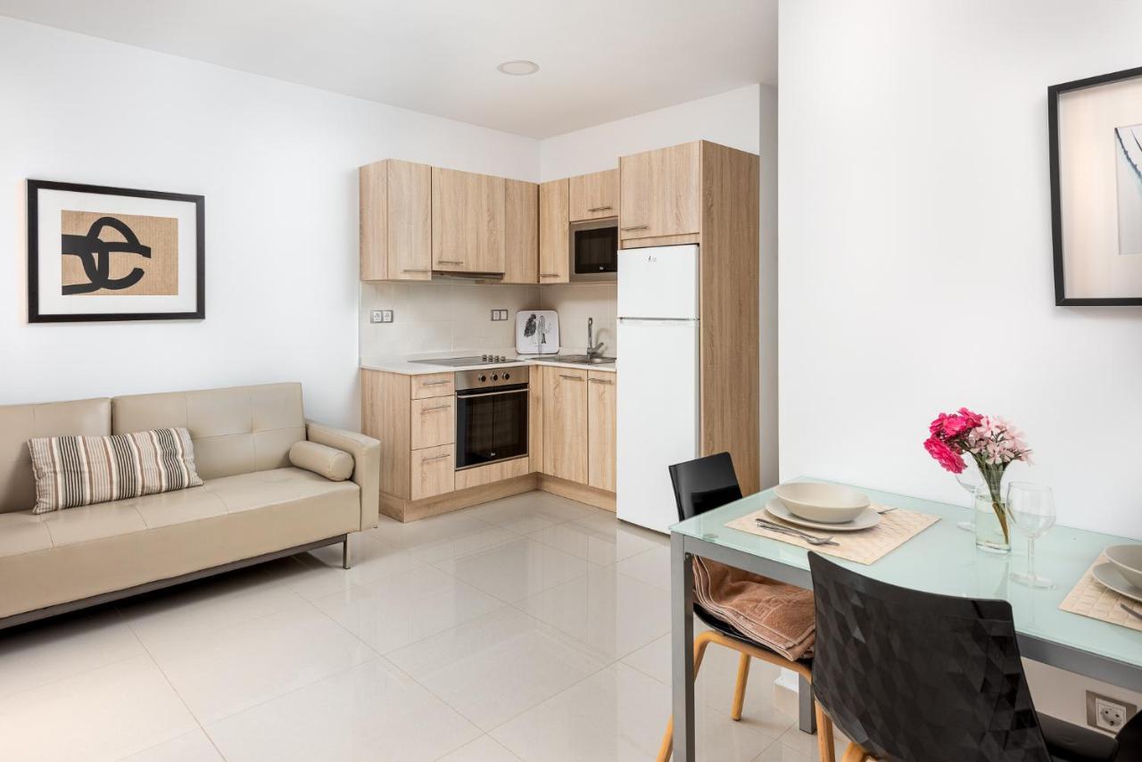 Apartamentos Las Palmeras 莫甘海滩 外观 照片