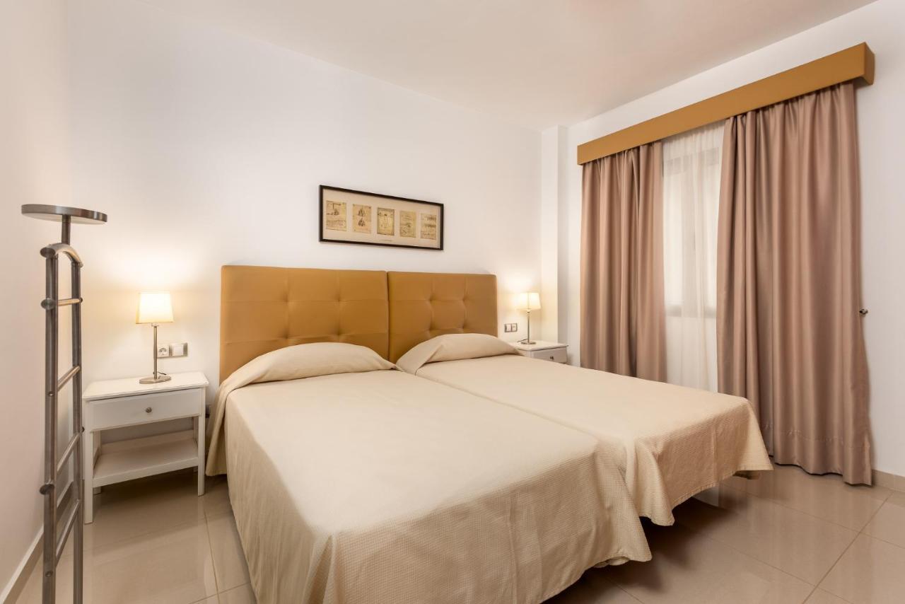 Apartamentos Las Palmeras 莫甘海滩 外观 照片