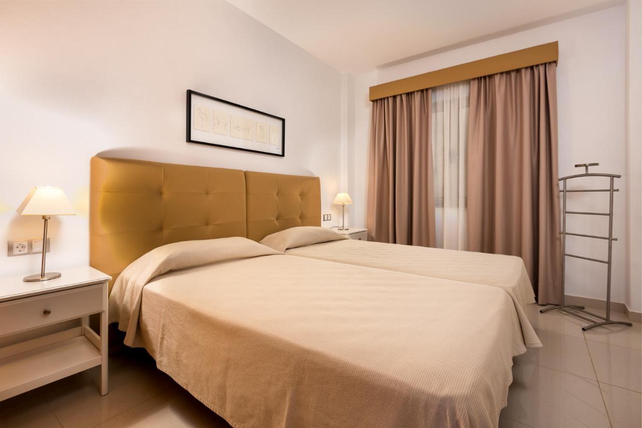 Apartamentos Las Palmeras 莫甘海滩 外观 照片