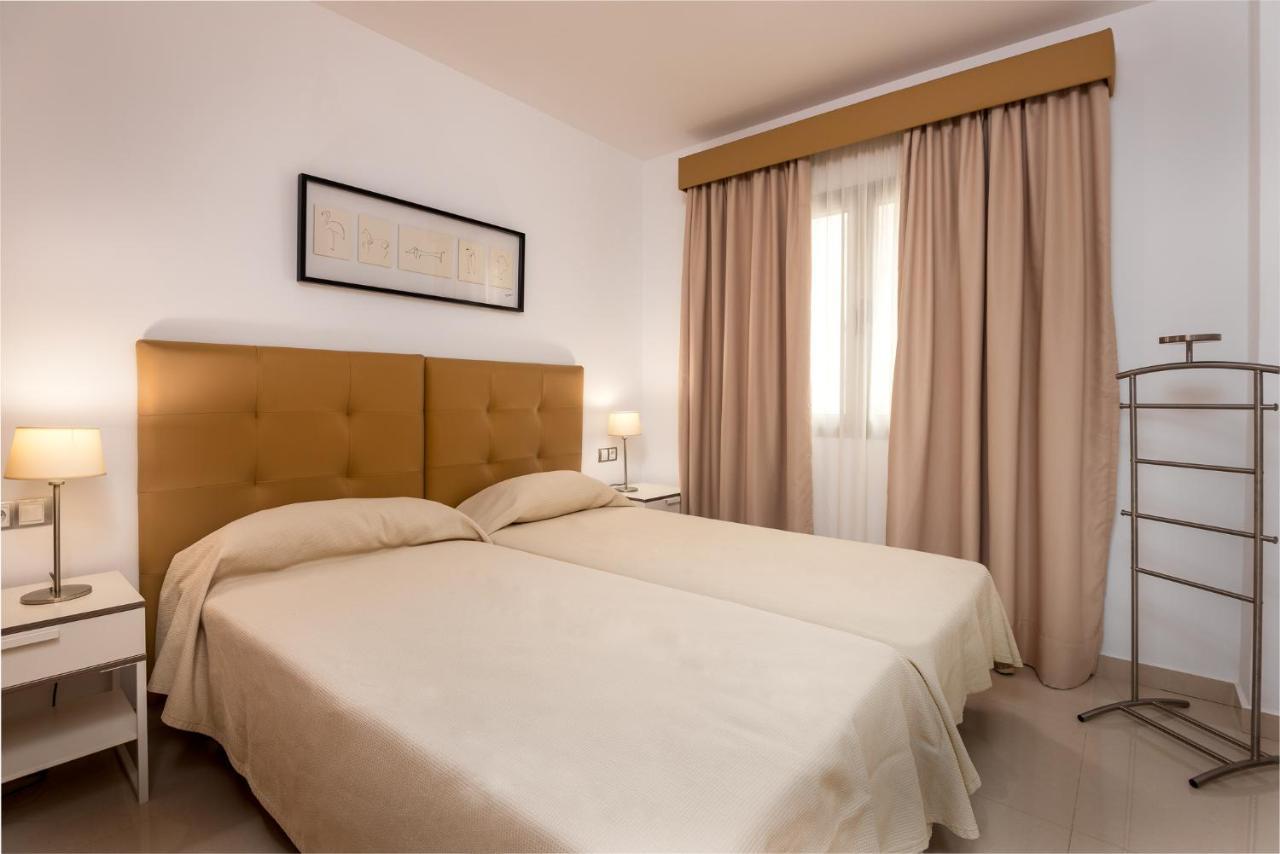 Apartamentos Las Palmeras 莫甘海滩 外观 照片