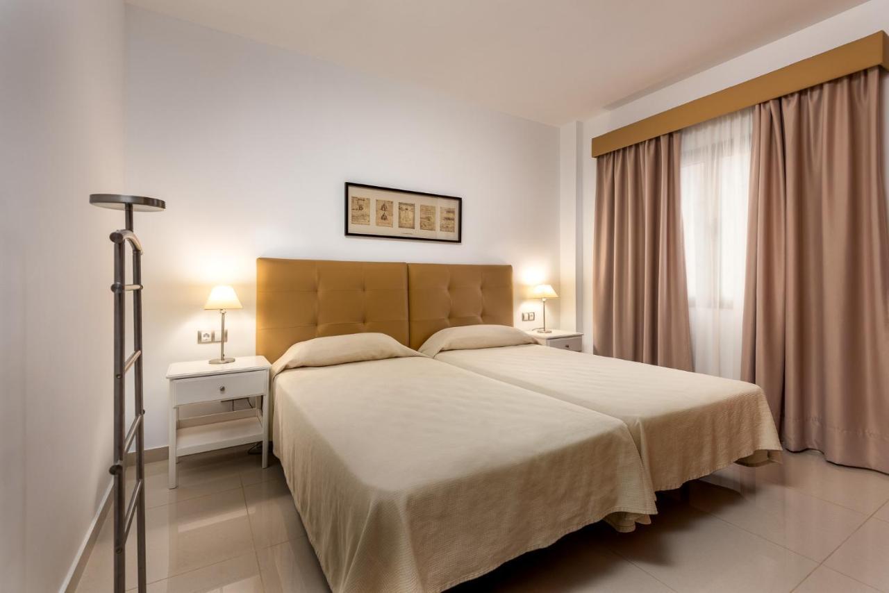 Apartamentos Las Palmeras 莫甘海滩 外观 照片