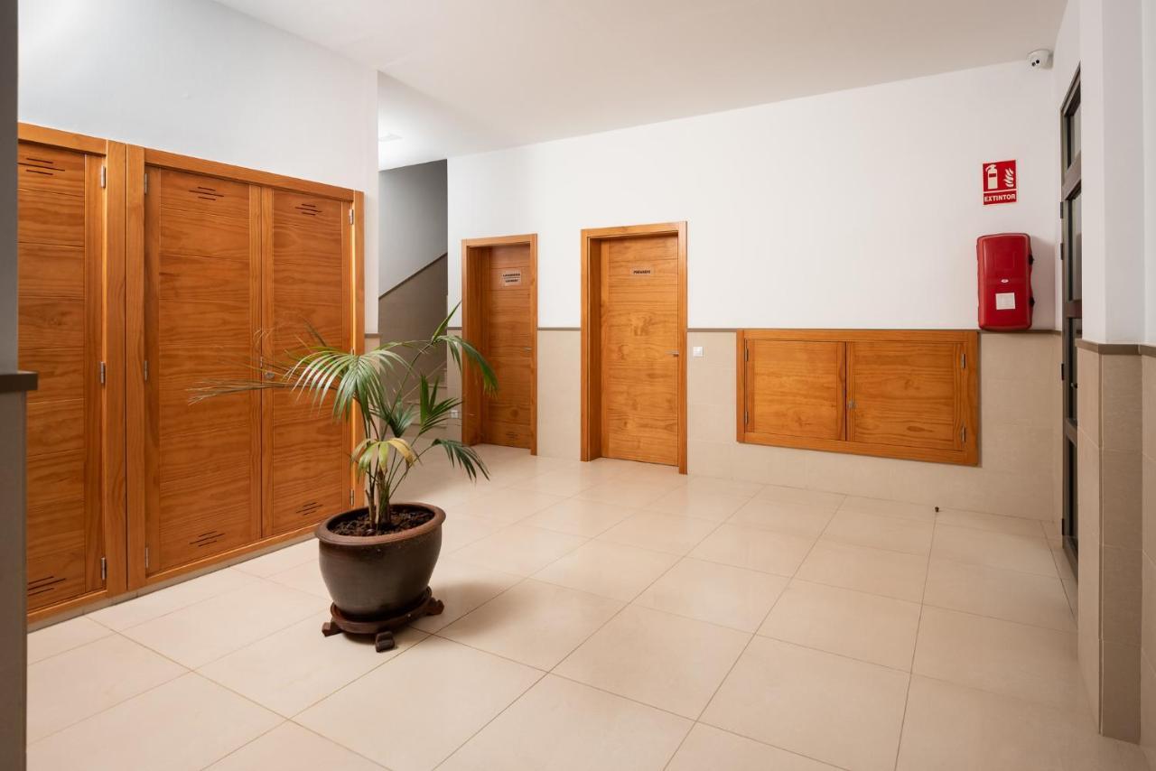 Apartamentos Las Palmeras 莫甘海滩 外观 照片
